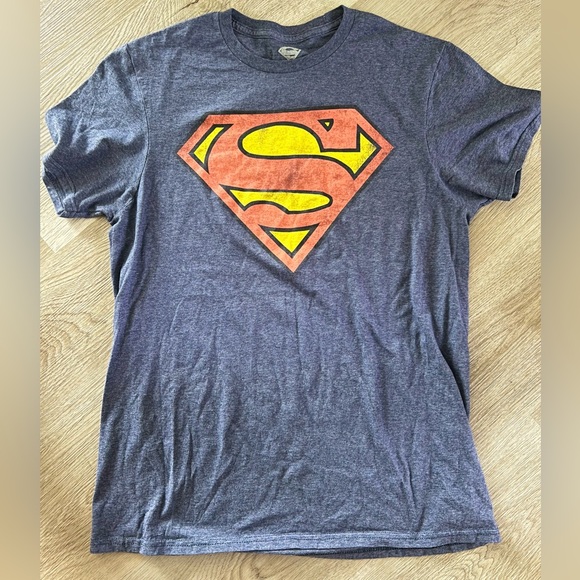 DC Superman Heather Gray Tee - Picture 1 of 4